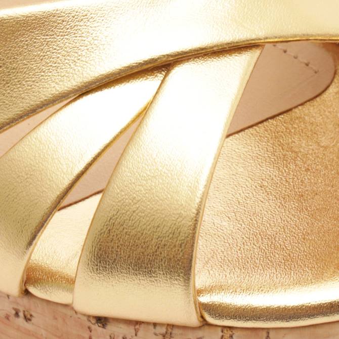 bei Schutz Keefa-Sandale aus metallischem Leder mit Ausschnitt Gold D60T637