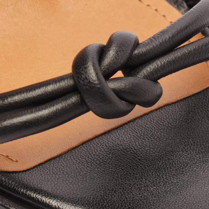 bei Schutz Nicky-Nappa-Sandale Schwarz D60T282