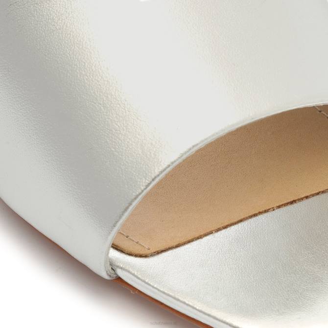 bei Schutz Sandale aus Metallic-Leder von Dethalia Silber D60T271