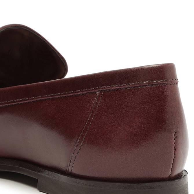 bei Schutz Desmond Caseina flach rubi D60T586